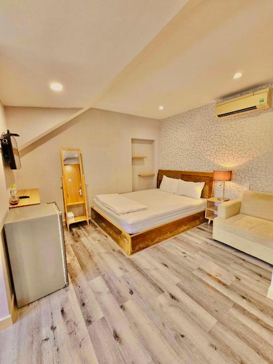 Simmi 5 Hotel & Apartment Ho Či Minovo Město Exteriér fotografie